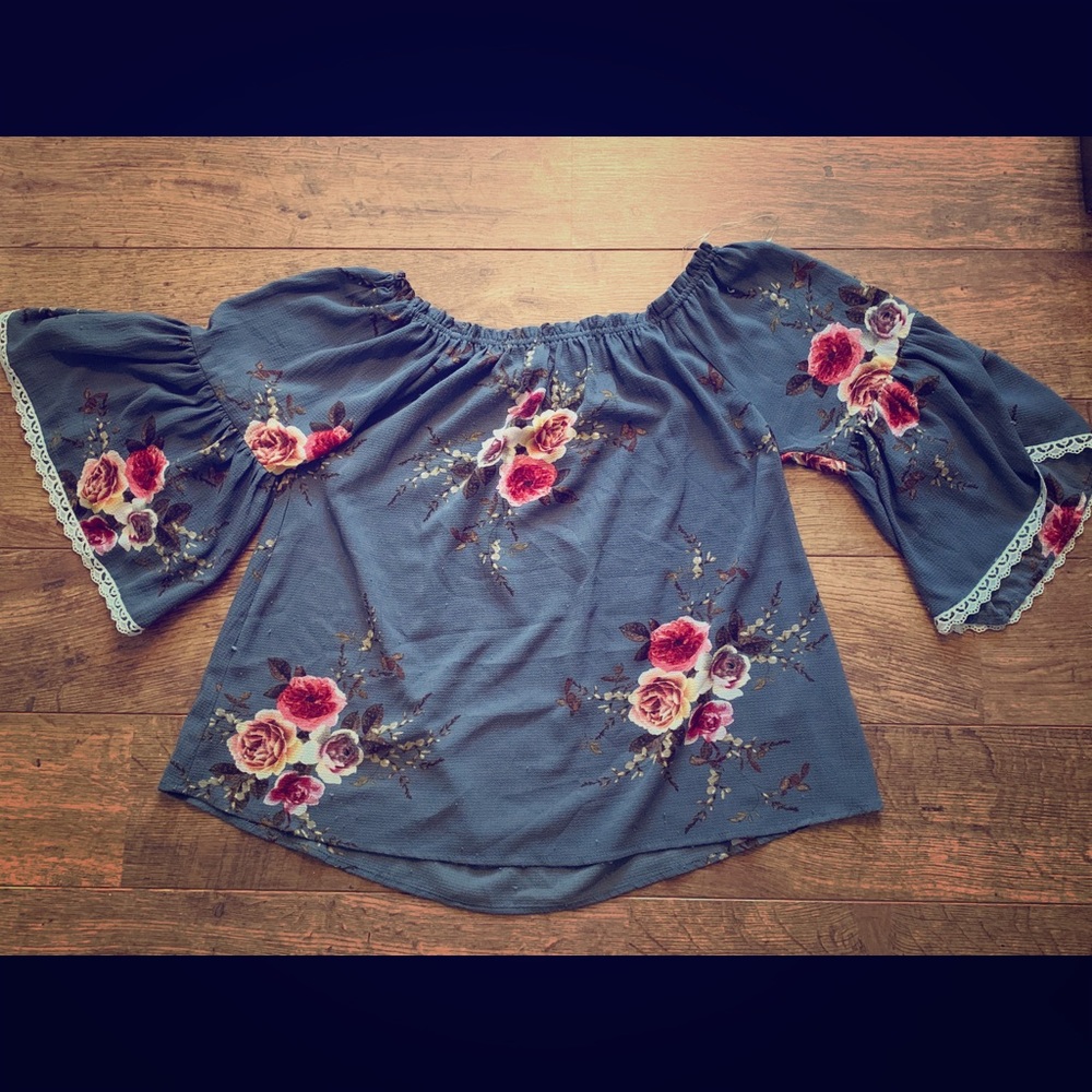 Off shoulder Umgee top